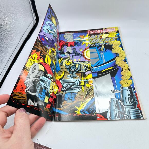 Vintage Transformers Generation 2 Comic Book Vol. 1 #1  1993 - Picture 3 of 6
